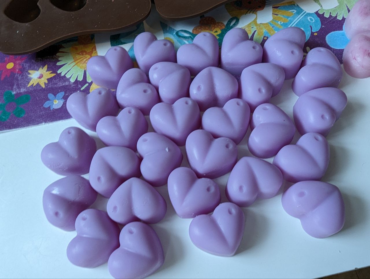 A Pack of 2 Wax Melt Sample Hearts